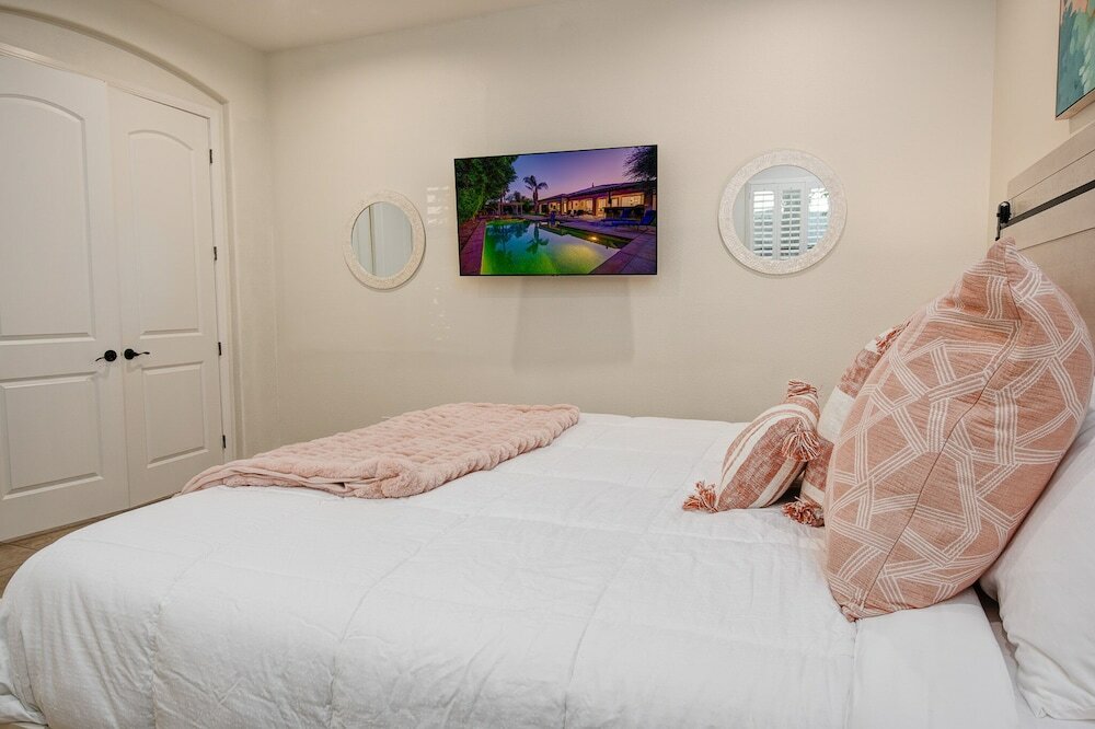 Фото Luxurious Villa Living in Indio w Pool/Spa