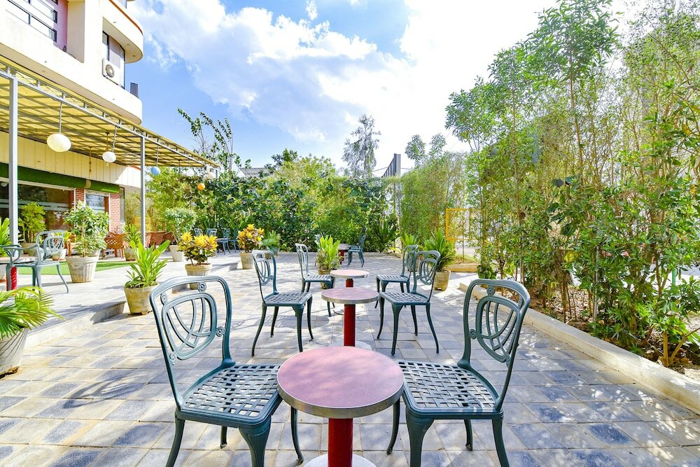 Фото Fabhotel Siddharth Corporate