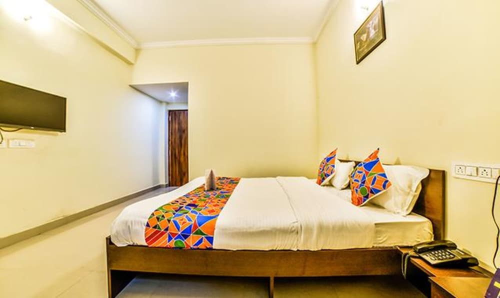 Фото FabExpress Spring Height Porvorim