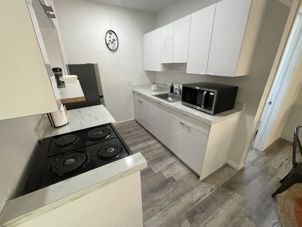 Фото Building next to CocoWalk & Brickell