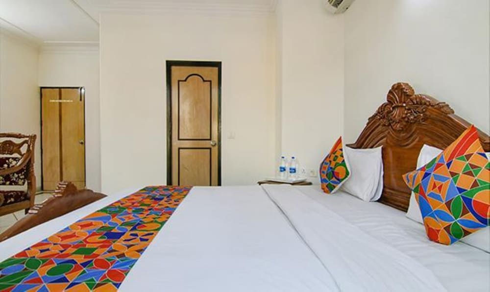 Фото Fabhotel Singh Suite