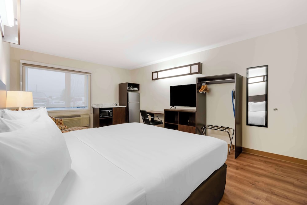 Фото Villa Inn & Suites SureStay Collection by Best Western