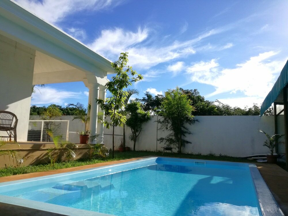 Фото St Exupéry chambre d'hôtes