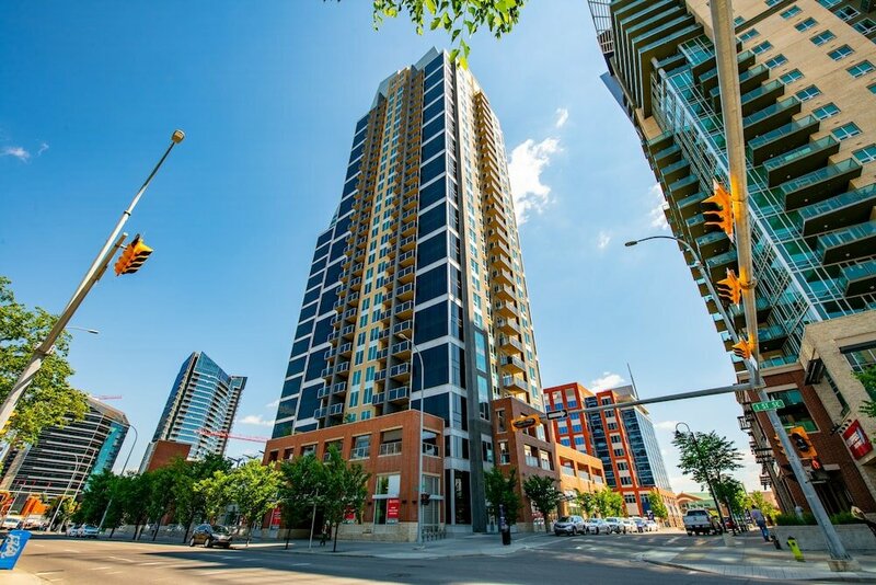 Гостиница Globalstay. Modern Downtown Condos. Free parking в Калгари