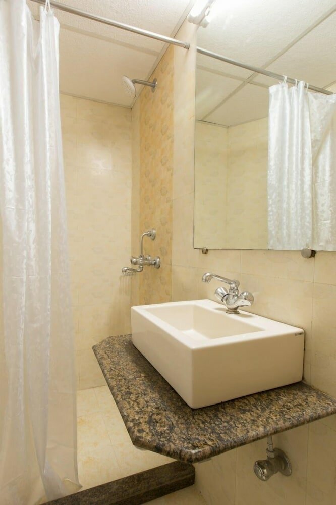 Фото Hotel Shantidoot