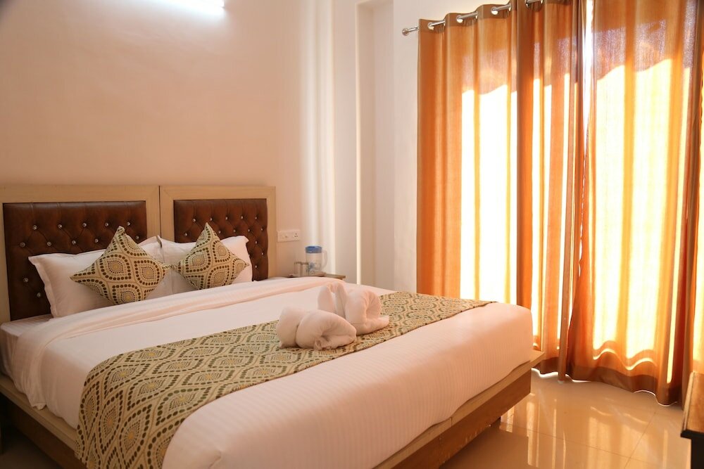 Фото Hotel Yog Tapovan