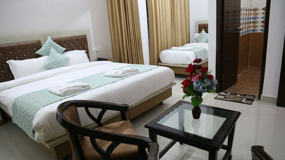 Фото Hotel Yog Tapovan