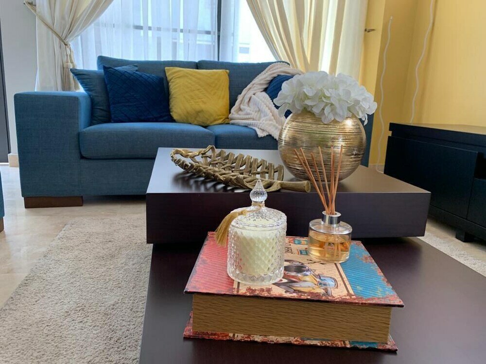 Фото Euneva Court Townhouses - Bentley Place