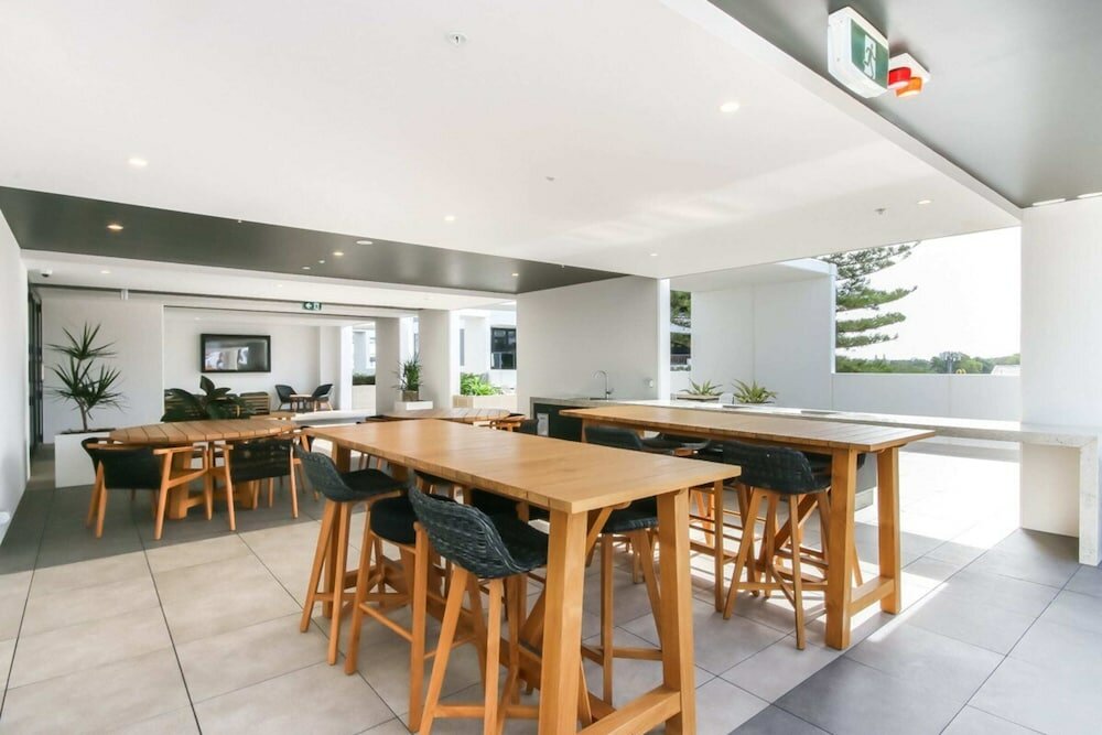 Фото Luxurious 2 Bedroom Brand New Apartment With Amazing Hinterland Views