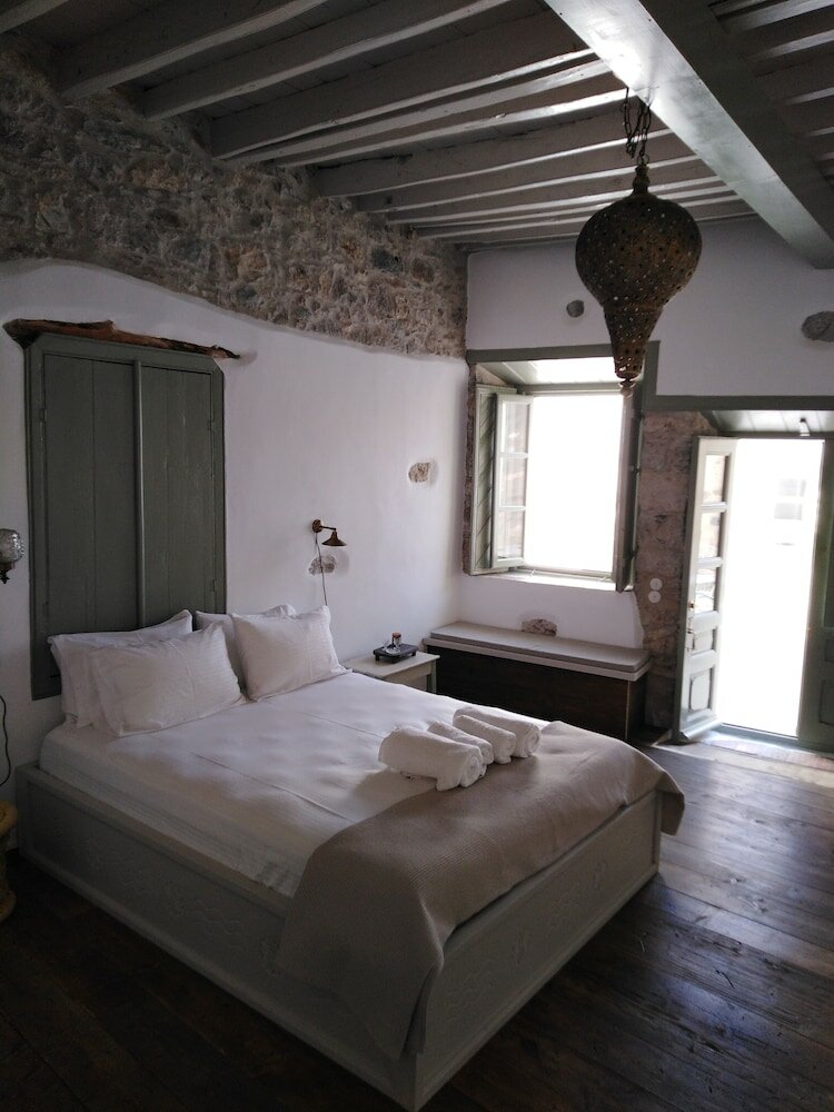 Фото Latmos 1860