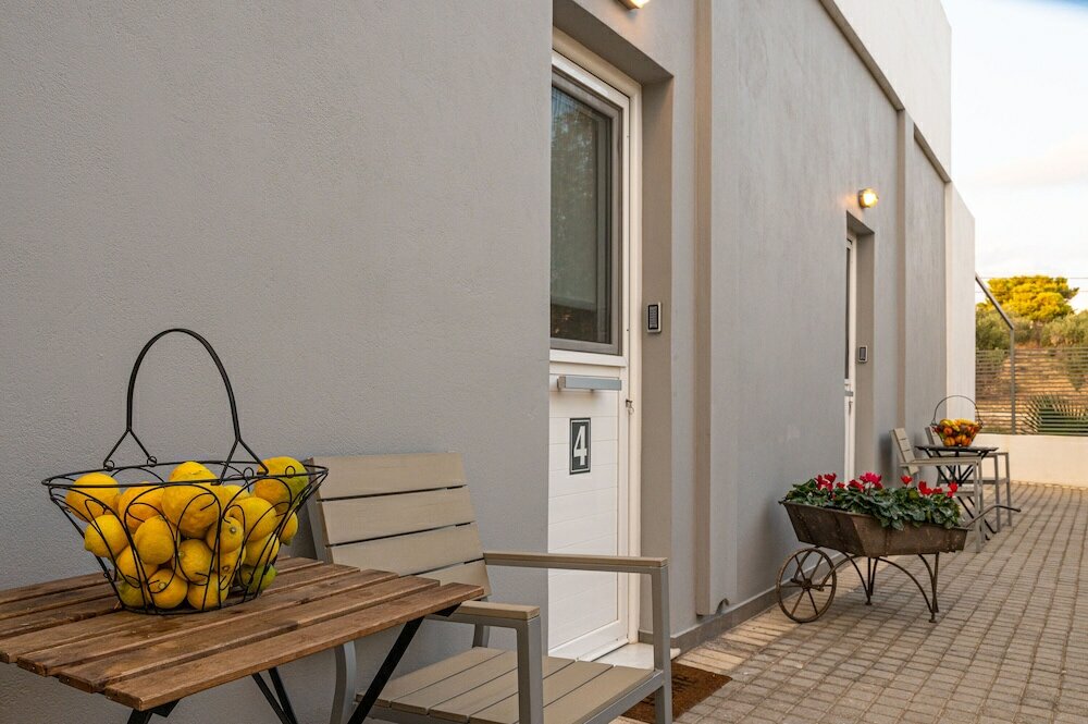 Фото Comfort Stay Airport Studios - Free shuttle from the Athens Airport