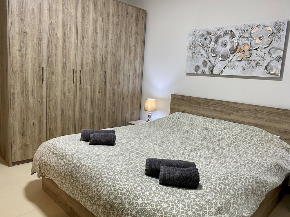 Фото Centric and Modern Penthouse Close to Amenities