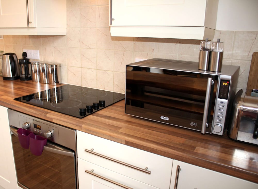 Фото Cotswolds Valley Accommodation-Excl Prop