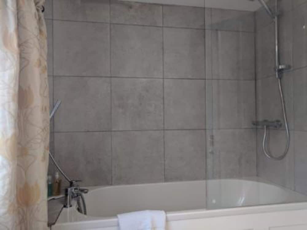 Фото Cotswolds Valleys Accommodation-Med Hall