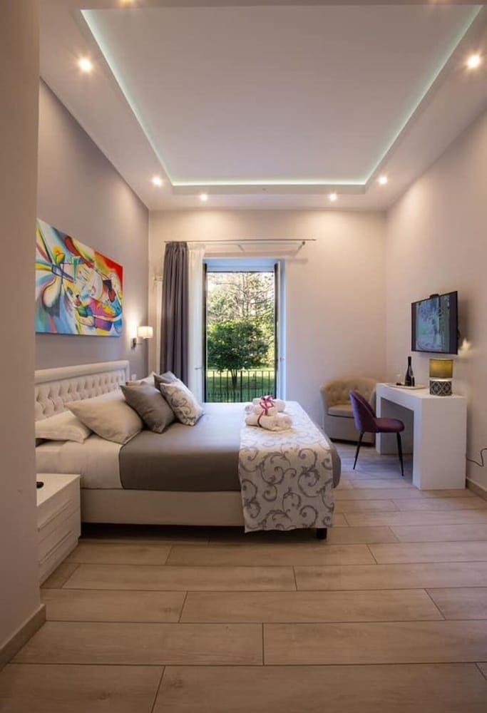 Фото Royal Gardens B&b Caserta