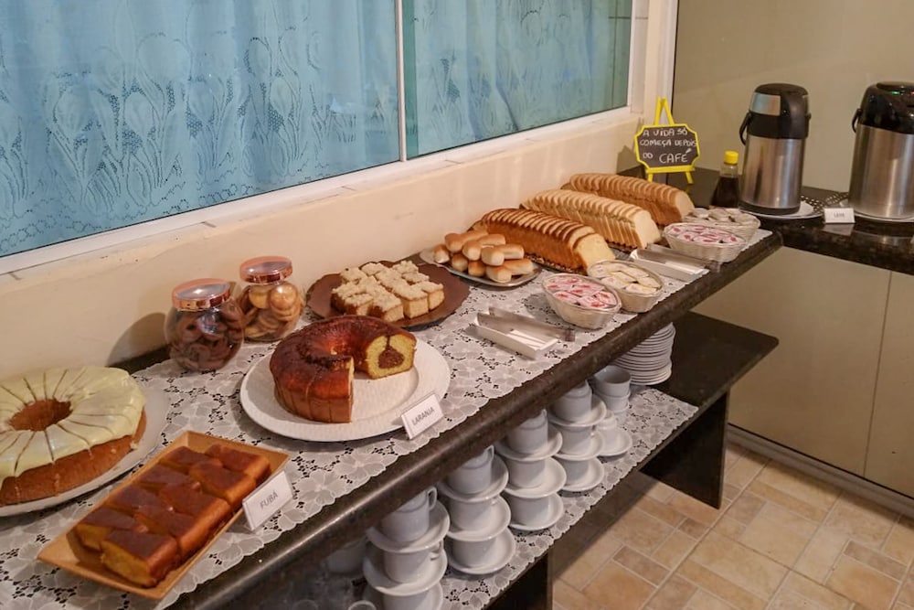 Фото Oyo Costa Serena Hotel