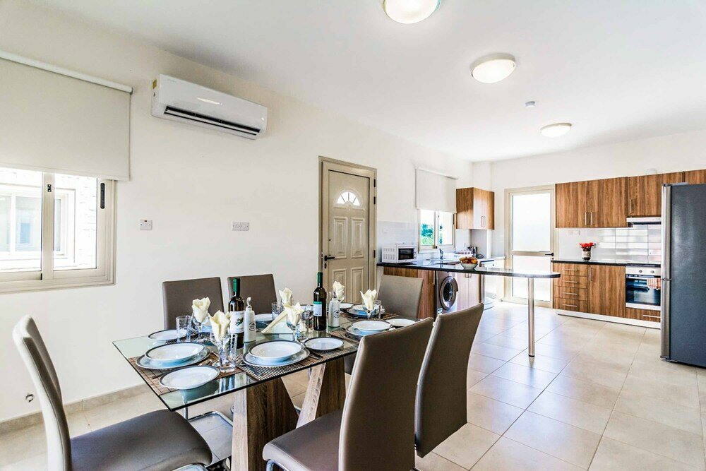 Фото Latchi Valley Villa