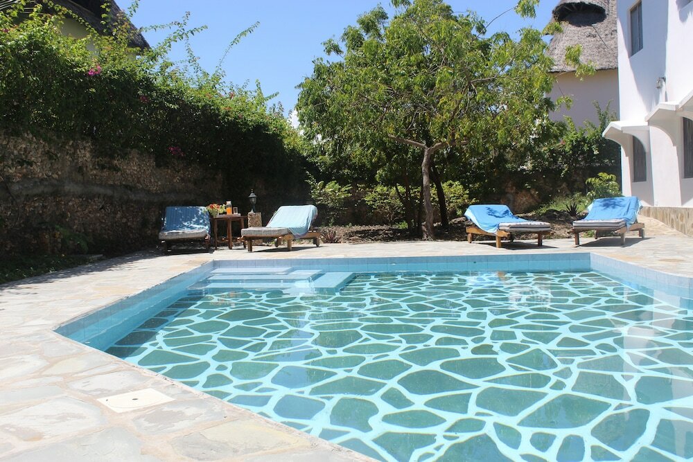 Фото Makini House