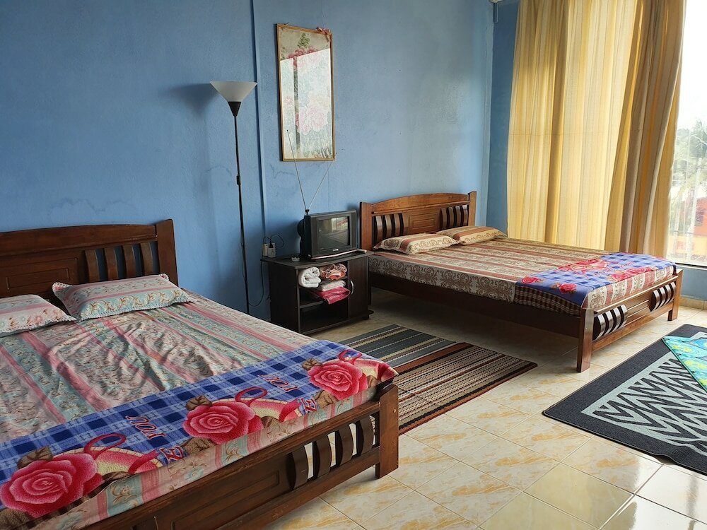 Фото Spot On 89920 Muwaffaq Inn