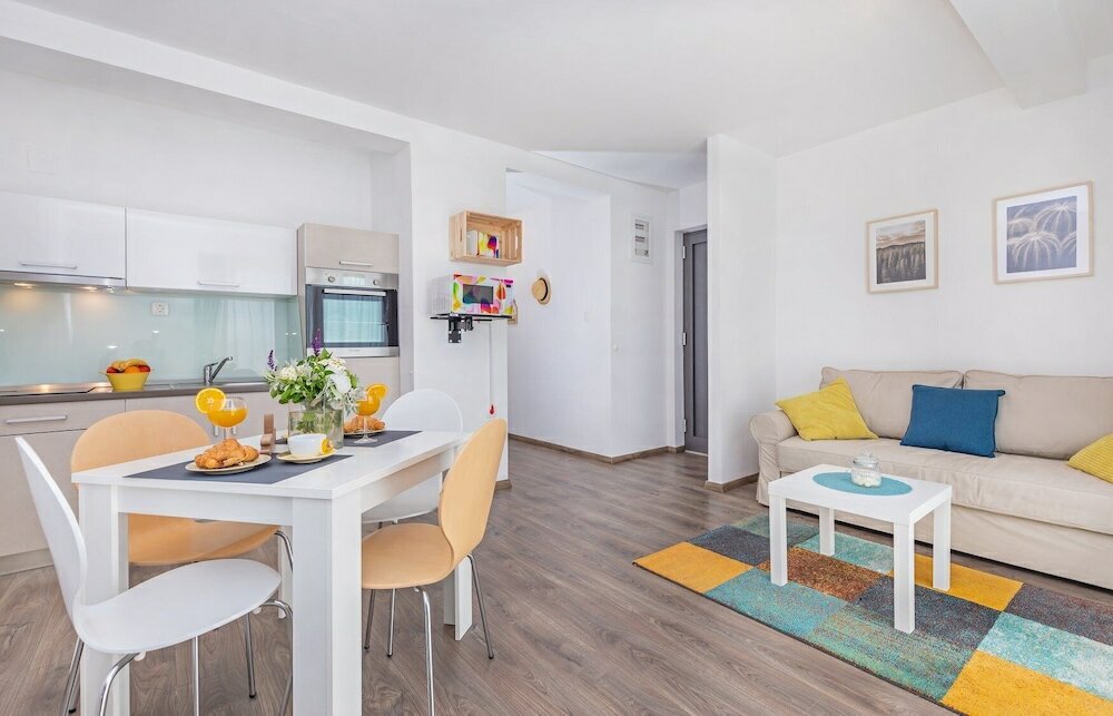 Фото Apartmani D & J