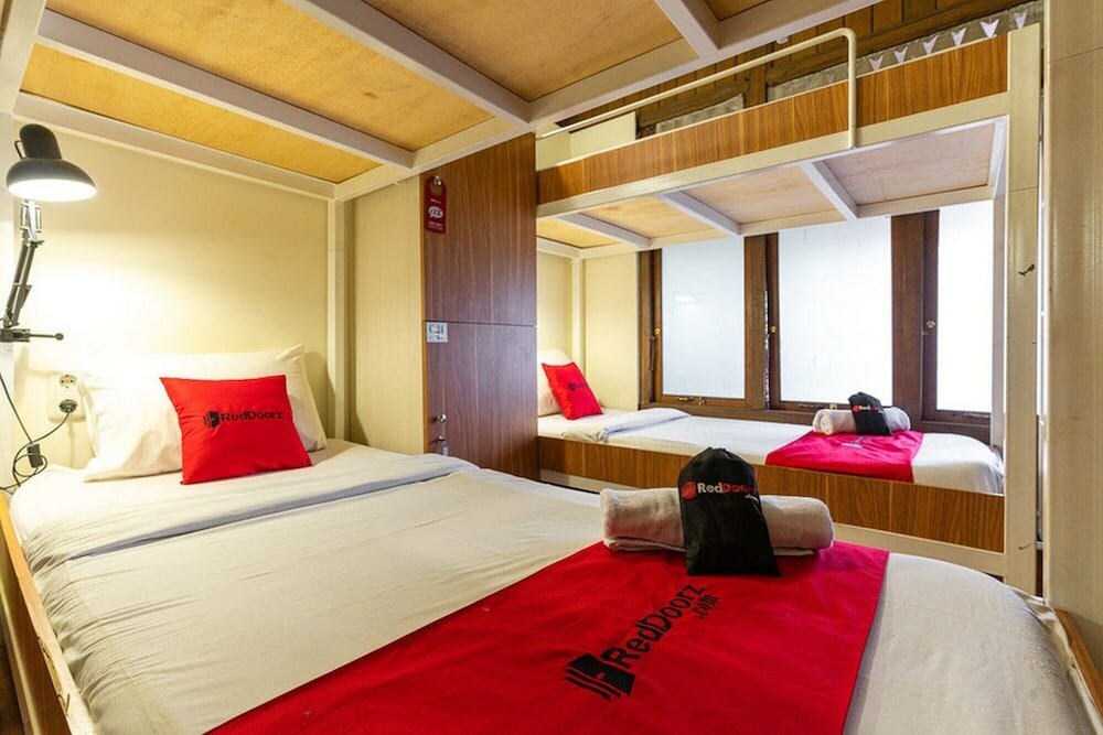 Фото RedDoorz Hostel @ Dago 2