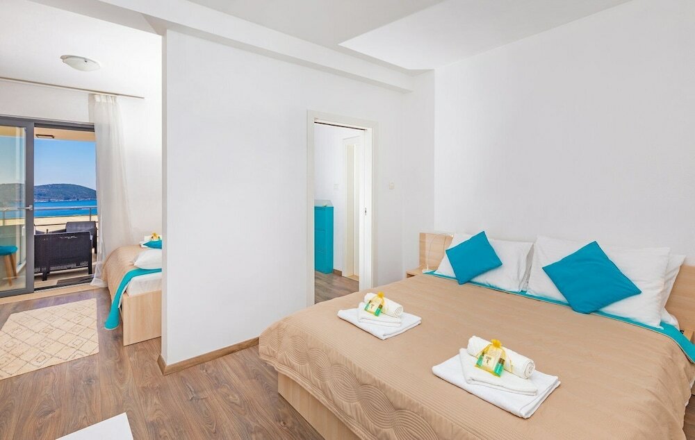 Фото Apartmani D & J