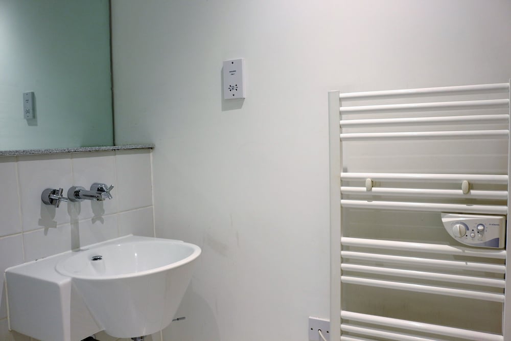 Фото 55 St James Walk