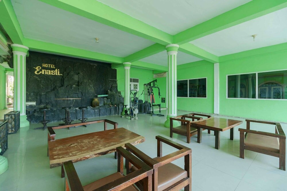 Фото RedDoorz Syariah Hotel Enasti Berastagi