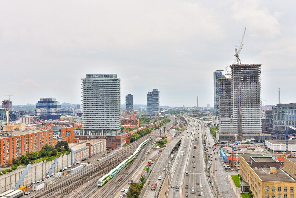 Фото Lively Urban Condo in Old Toronto