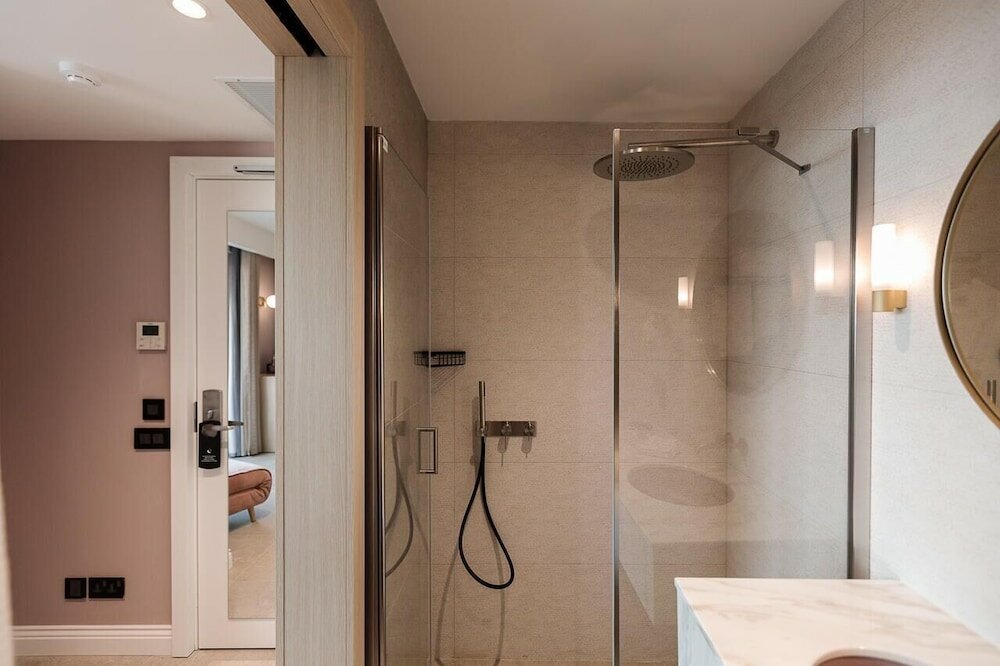 Фото 123 Mainstreet boutique hotel