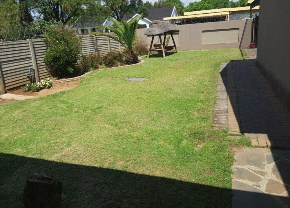 Фото Lauren Palace Guest House