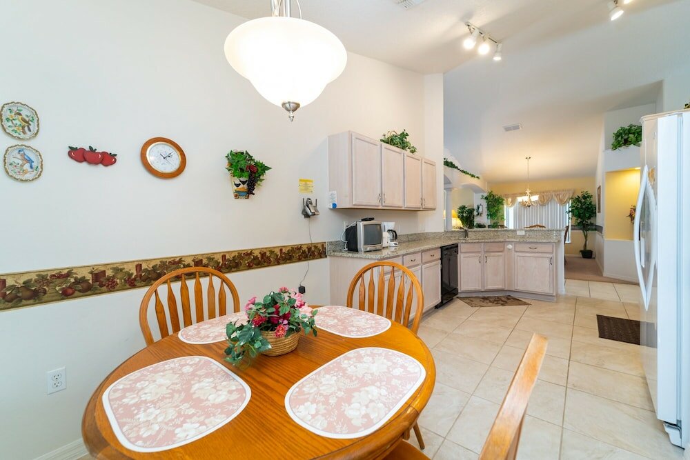 Фото 1114 4-bed Pool Home, Liberty Village Kissimmee