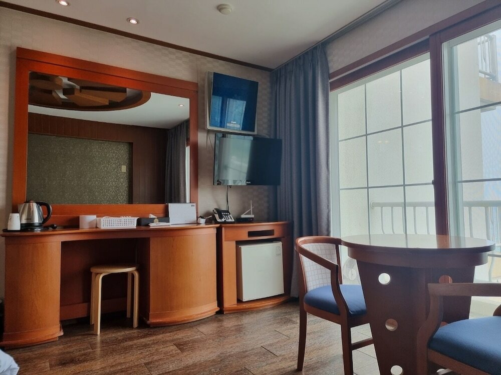 Фото Benikea Mountain and Sea Yangyang