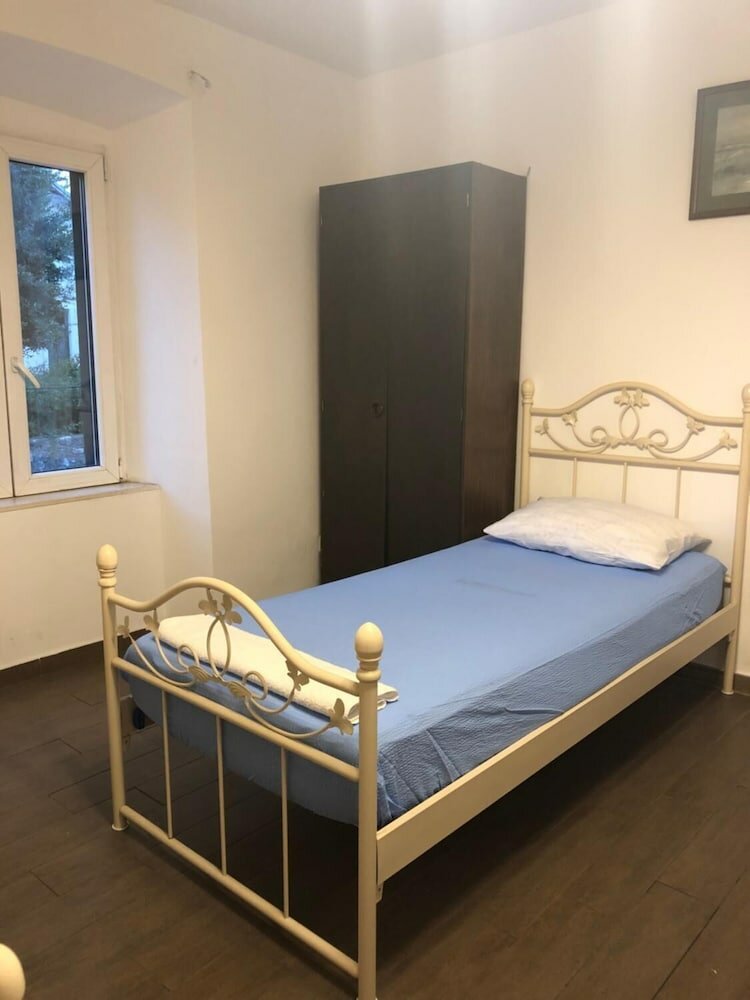 Фото Rooms Garden - Hostel