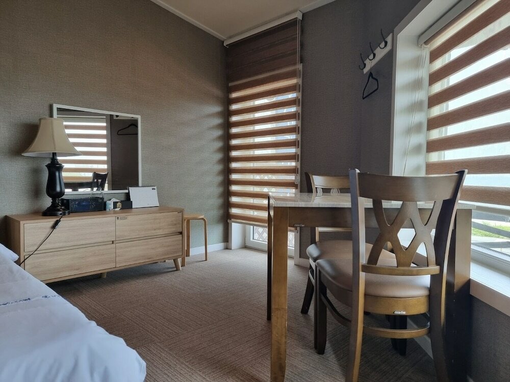 Фото Benikea Mountain and Sea Yangyang