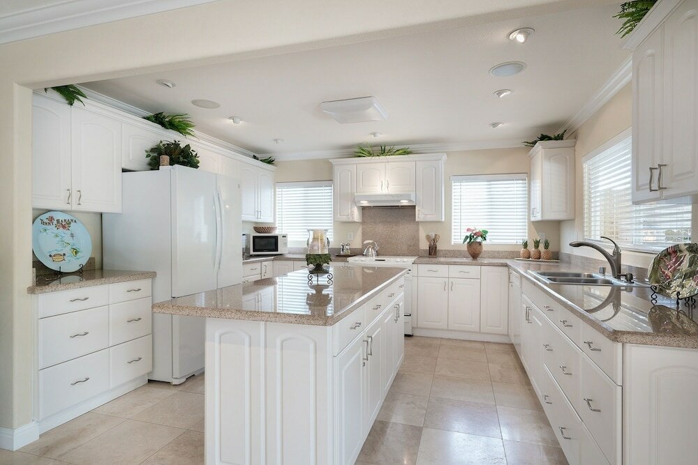 Фото Kailua Beachside 4 Bedroom Home by Redawning