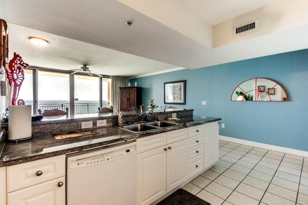 Фото Emerald Beach by Forehand Rentals