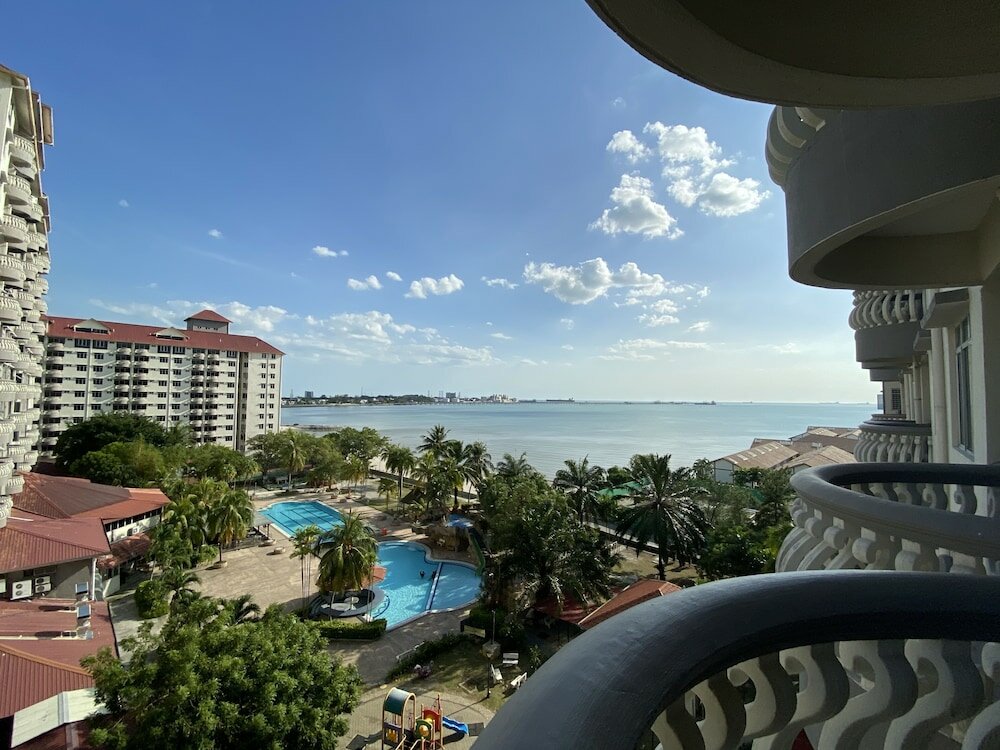 Фото Maison Seaview Suites Port Dickson