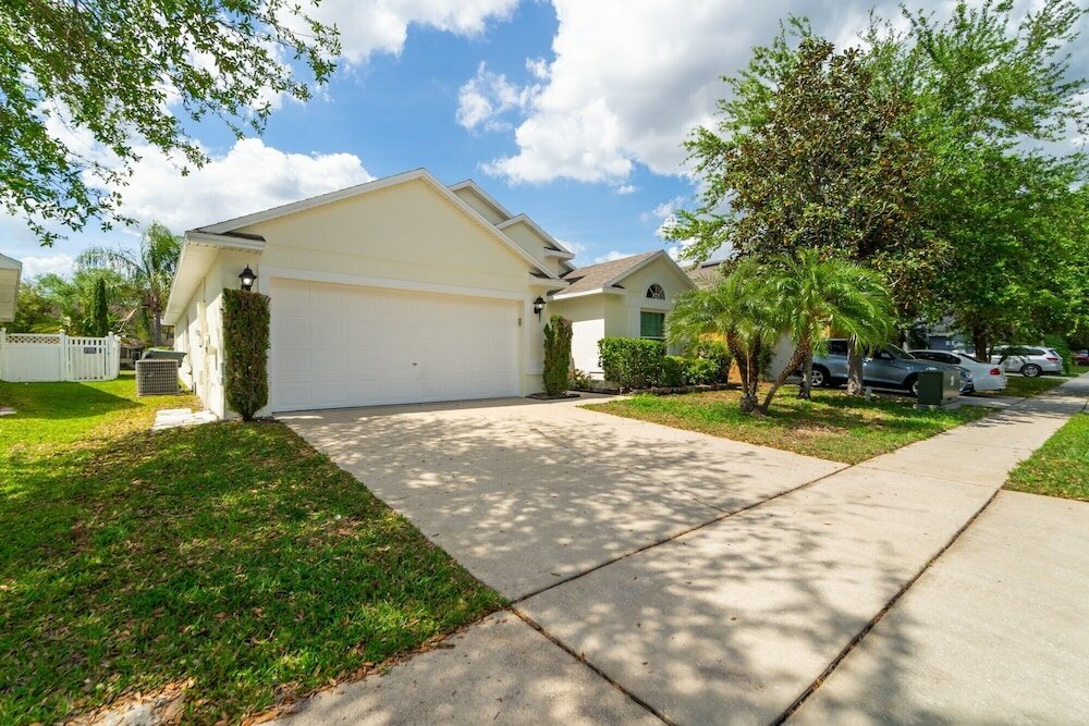 Фото 1114 4-bed Pool Home, Liberty Village Kissimmee