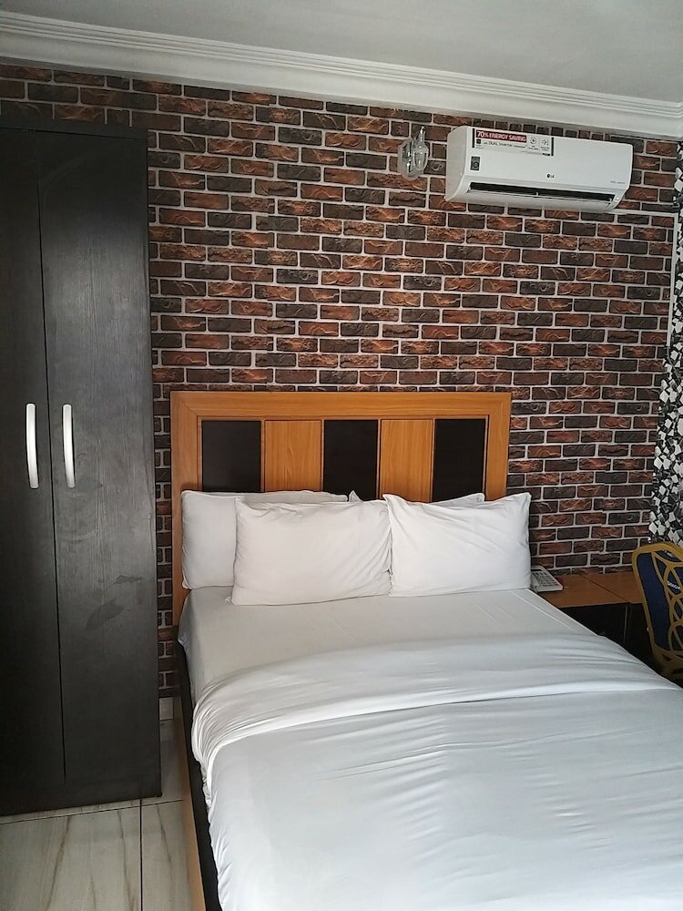 Фото Mitos Luxury Suites