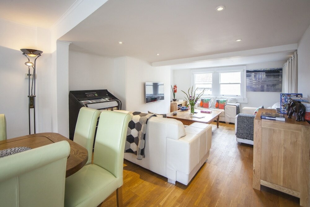 Фото The Roof Terrace Maisonette City Centre