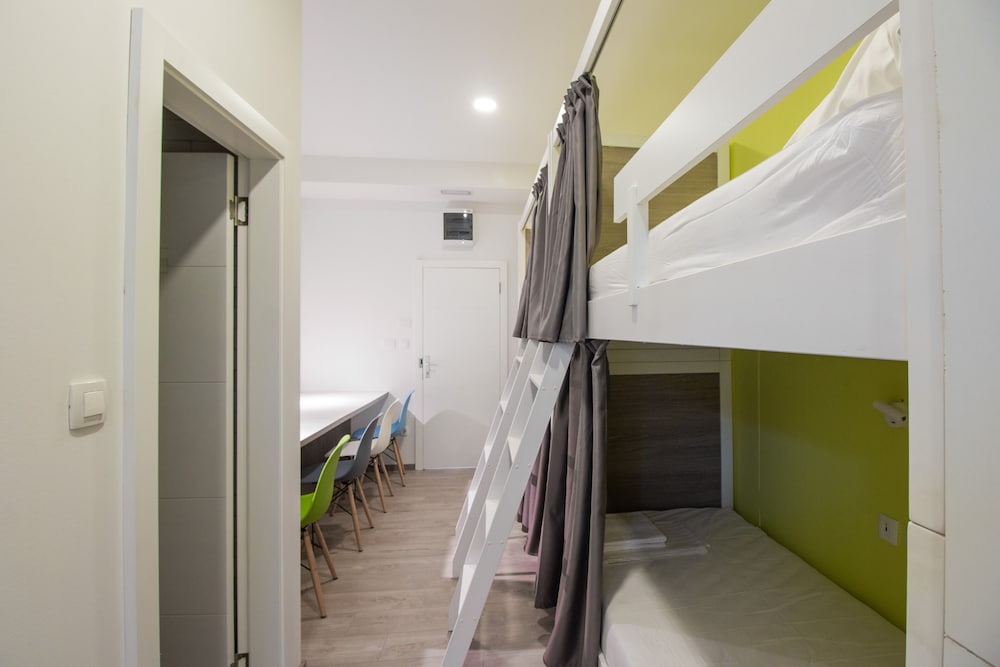 Фото Dandelion boutique hostel