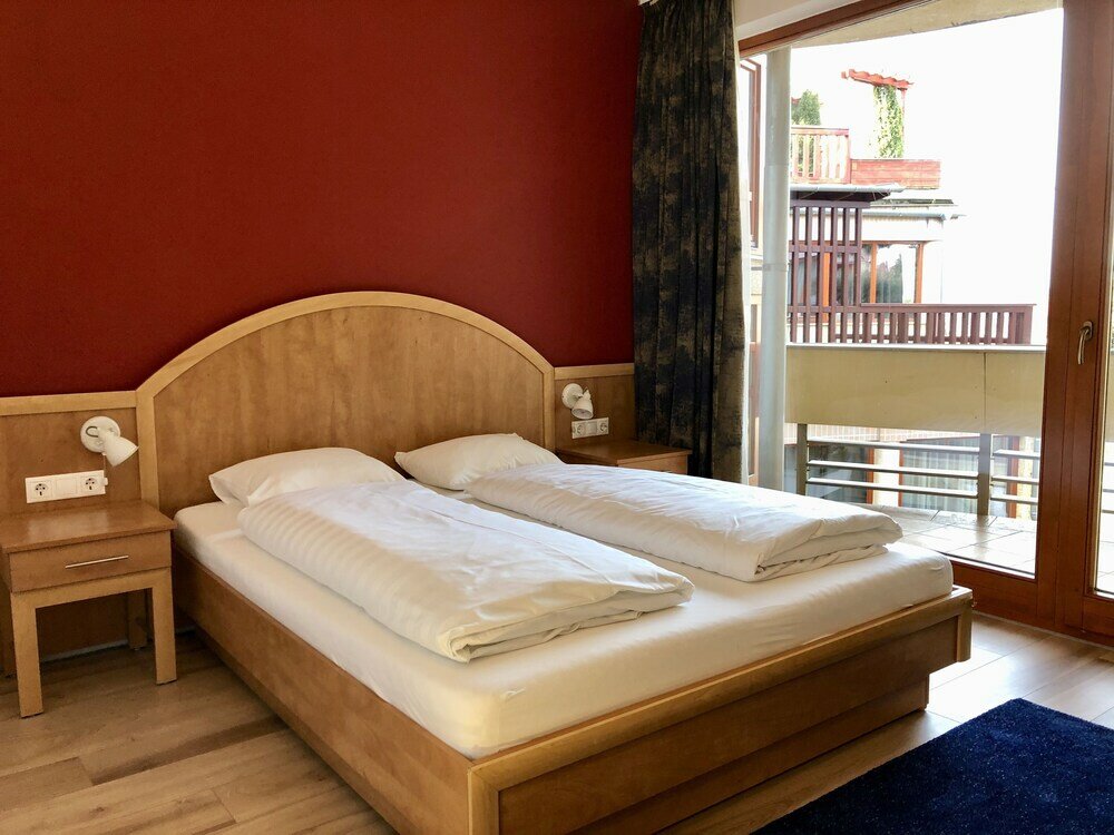 Фото Semiramis Business Hotel