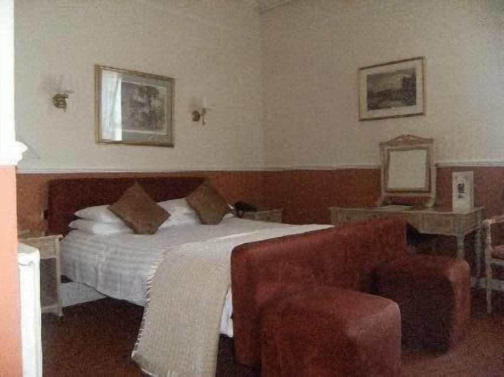 Фото The City Hotel