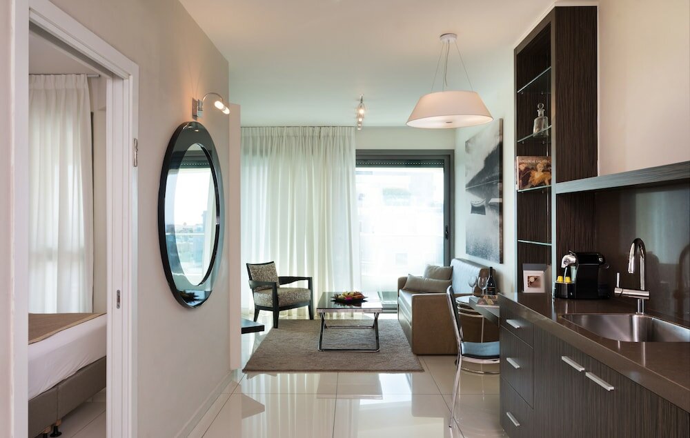 Фото West All Suite