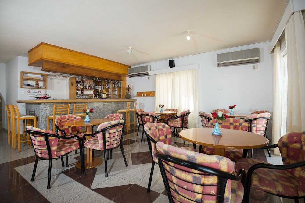 Фото Sunny Hill Hotel Apartments