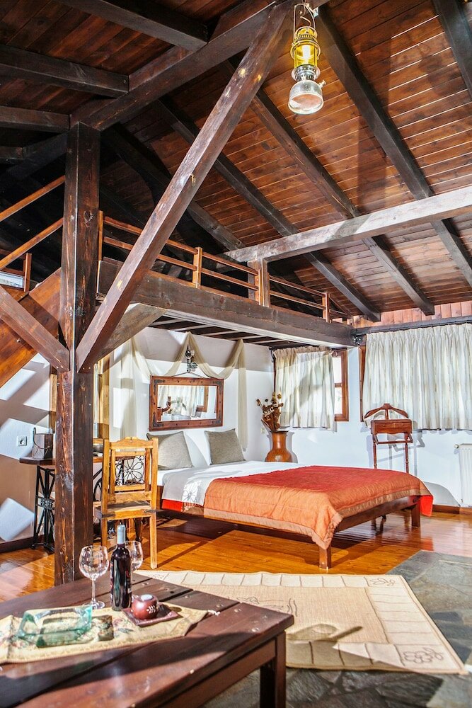 Фото Oikoperiigitis Hotel