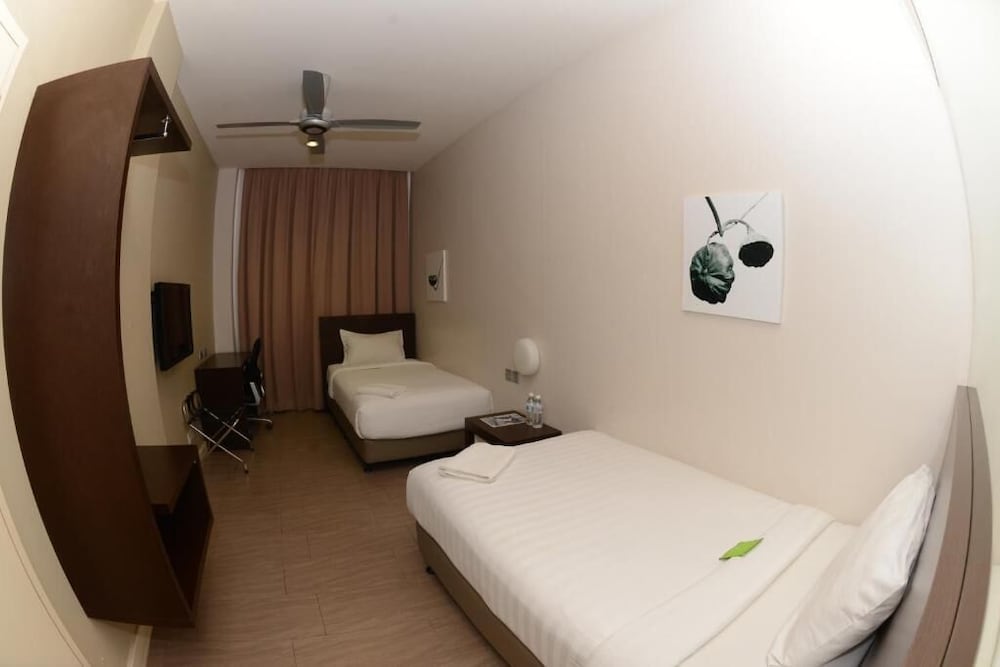 Фото 101 Hotel Bintulu