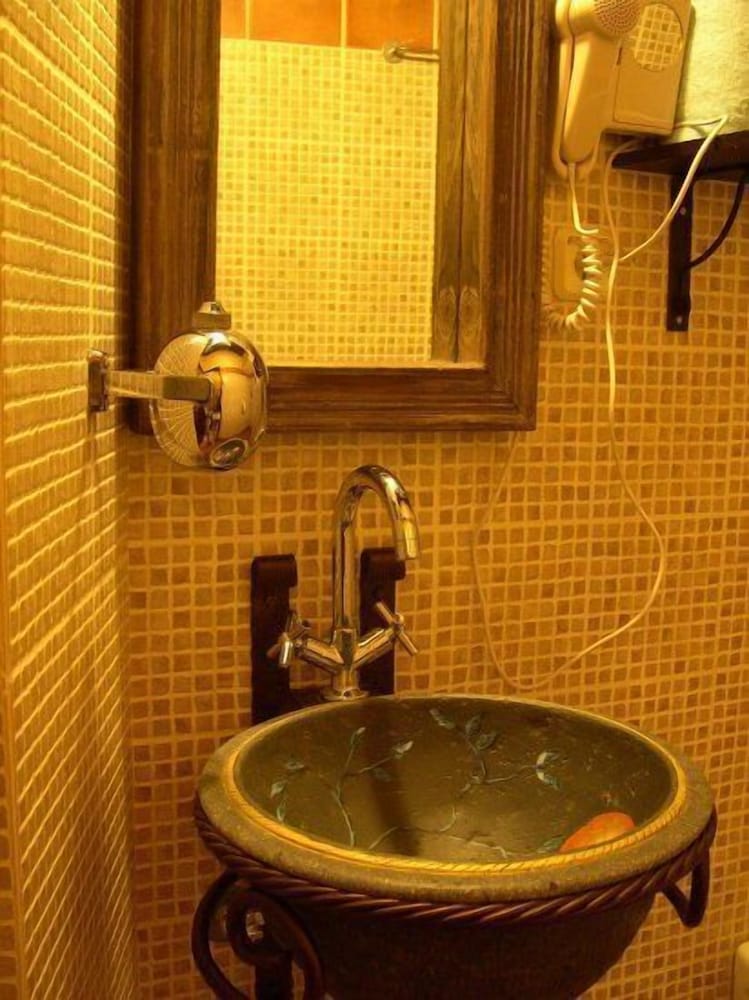 Фото Mythos Guesthouse