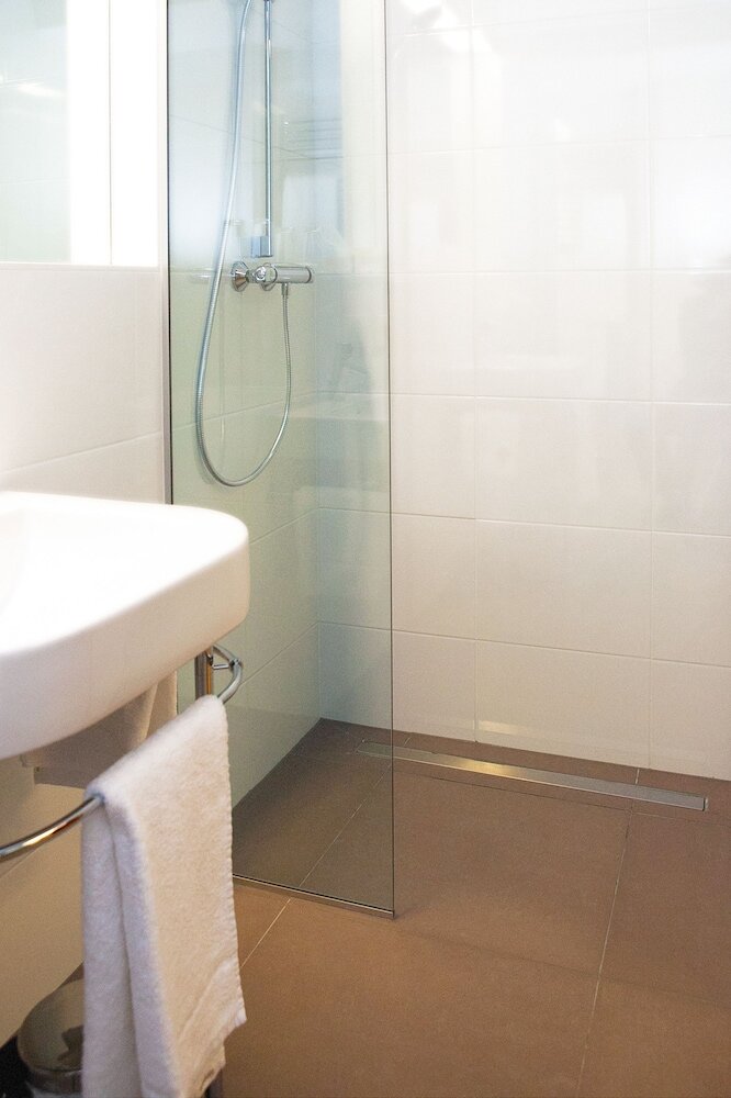 Фото Hotel Schwarzer Bär